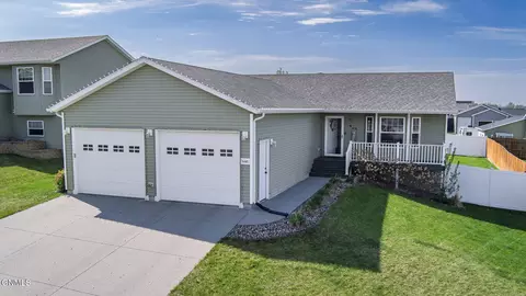 6445 Reily Rd, Lincoln, ND 58504