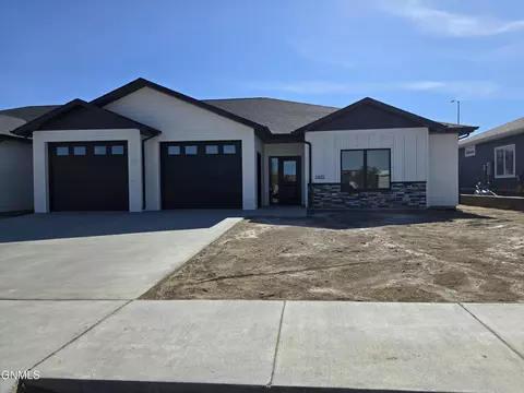 1925 Prairie Creek Road Rd, Dickinson, ND 58601