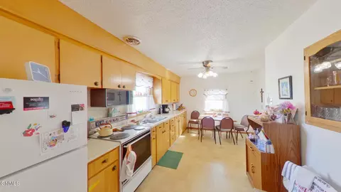 309 Elm Ave, Linton, ND 58552 photo 3
