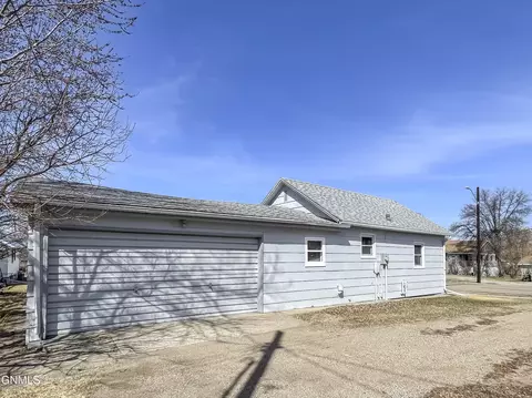 309 Elm Ave, Linton, ND 58552 photo 29