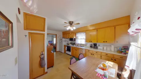 309 Elm Ave, Linton, ND 58552 photo 4