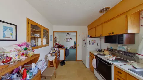 309 Elm Ave, Linton, ND 58552 photo 5