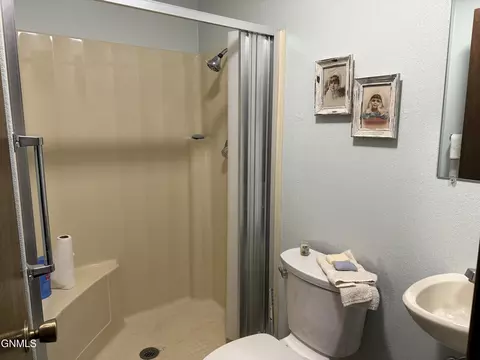 Bath - 3 22nd St E, Williston, ND 58801 photo 6 of 6