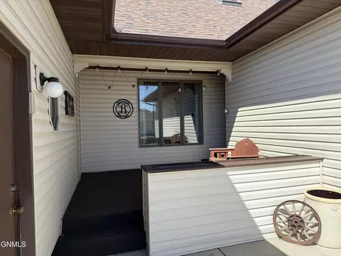 Exterior - 3 22nd St E, Williston, ND 58801 photo 2 of 4