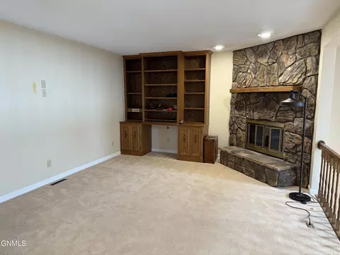 Living - 3 22nd St E, Williston, ND 58801 photo 4 of 4