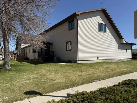 Exterior - 3 22nd St E, Williston, ND 58801 photo 4 of 4