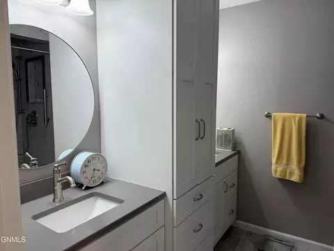 Bath - 3 22nd St E, Williston, ND 58801 photo 2 of 6