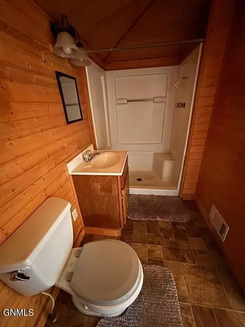 Bath - 504 Main St, Froid, MT 59226 photo 1 of 2