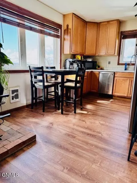 Kitchen - 5814 133rd Ave NW, Williston, ND 58801 photo 2 of 3