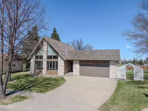 130 W Edmonton Dr, Bismarck, ND 58503
