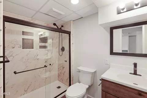 Bath - 2213 University Ave, Williston, ND 58801 photo 2 of 3