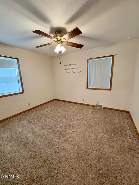 Bedroom - 824 4th Ave W, Williston, ND 58801 photo 4 of 7