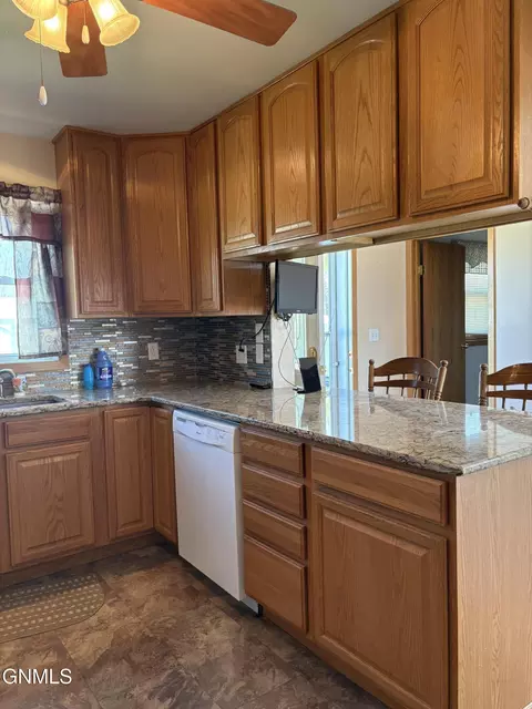 Kitchen - 824 4th Ave W, Williston, ND 58801 photo 1 of 4