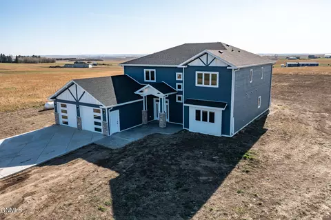 4471 Wrangler Rd, Mandan, ND 58554