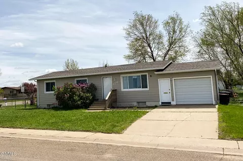 276 5th St SE, Dickinson, ND 58601