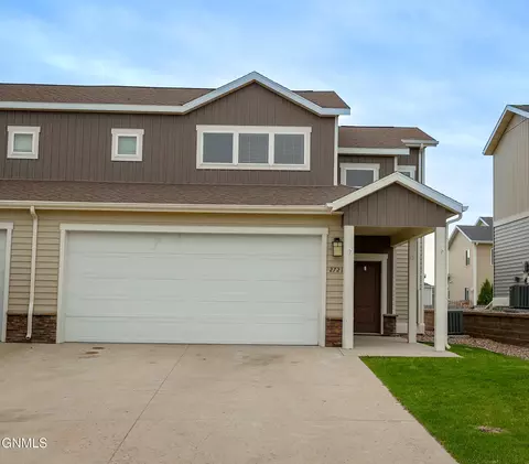 2721 30th St W, Williston, ND 58801