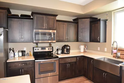 4009 E Calgary Ave, Bismarck, ND 58503 photo 2