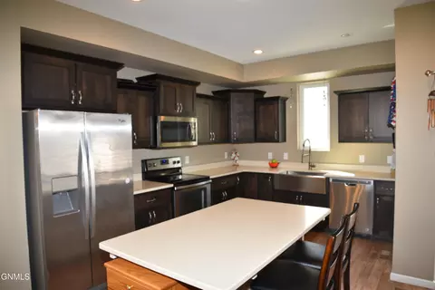 4009 E Calgary Ave, Bismarck, ND 58503 photo 3