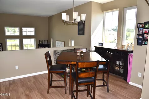 4009 E Calgary Ave, Bismarck, ND 58503 photo 9