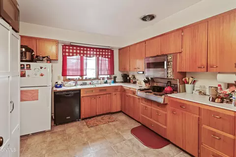1318 4th Ave E, Williston, ND 58801 photo 6