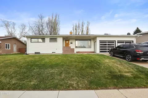 1318 4th Ave E, Williston, ND 58801