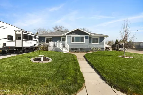 423 8th St E, Williston, ND 58801