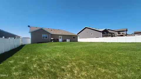 Exterior - 5407 Superior Dr, Bismarck, ND 58503 photo 3 of 6