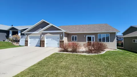 Exterior - 5407 Superior Dr, Bismarck, ND 58503 photo 2 of 6