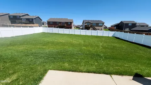 Exterior - 5407 Superior Dr, Bismarck, ND 58503 photo 6 of 6
