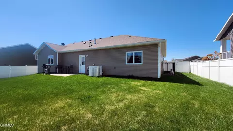 Exterior - 5407 Superior Dr, Bismarck, ND 58503 photo 5 of 6