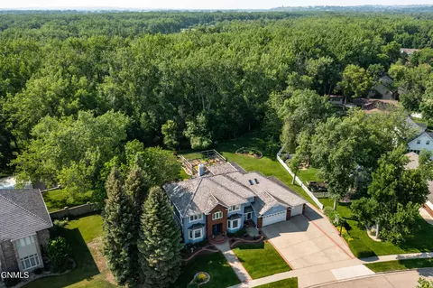View/Area - 826 Munich Dr, Bismarck, ND 58504 photo 2 of 6