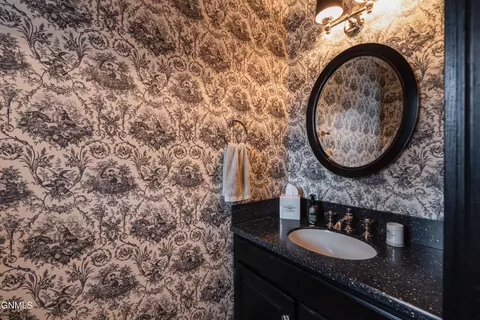 Bath - 826 Munich Dr, Bismarck, ND 58504 photo 8 of 8
