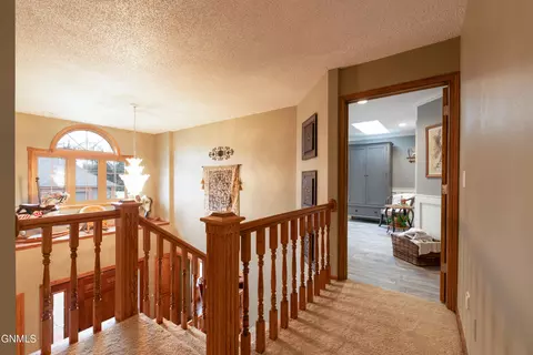 Entry Way - 826 Munich Dr, Bismarck, ND 58504 photo 4 of 7