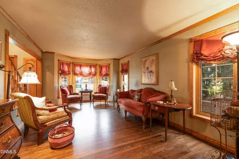 Living - 826 Munich Dr, Bismarck, ND 58504 photo 1 of 3