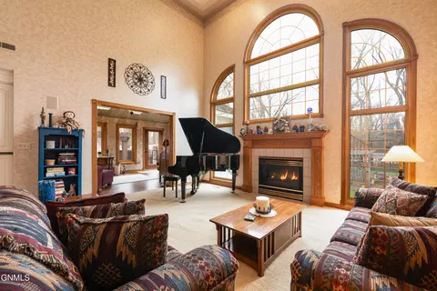 Living - 826 Munich Dr, Bismarck, ND 58504 photo 3 of 3