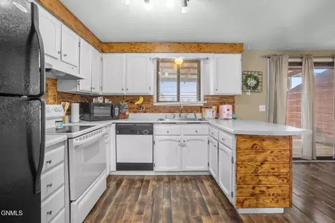 Kitchen - 1811 13th Ave W, Williston, ND 58801 photo 1 of 3