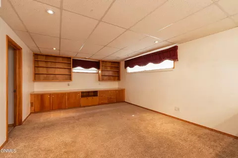 1914 E Rosser Ave, Bismarck, ND 58501 photo 15