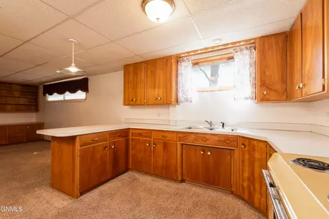 1914 E Rosser Ave, Bismarck, ND 58501 photo 16
