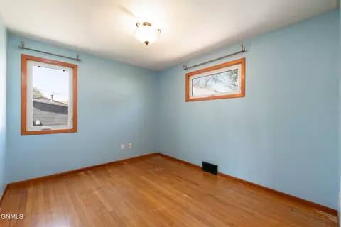 1914 E Rosser Ave, Bismarck, ND 58501 photo 8
