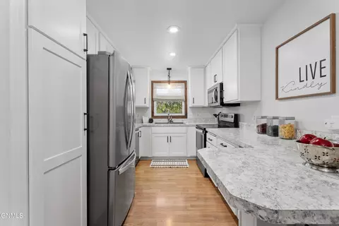Kitchen - 821 E Wachter Ave, Bismarck, ND 58504 photo 2 of 2