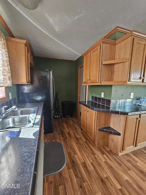 101 Hickman St, Grenora, ND 58845 photo 12