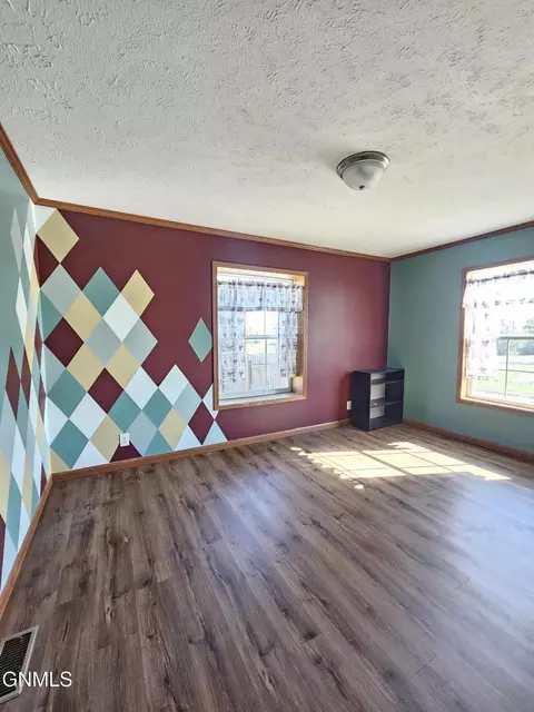 101 Hickman St, Grenora, ND 58845 photo 21