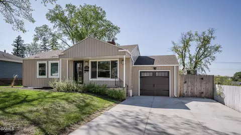 1145 S Highland Acres Rd, Bismarck, ND 58501