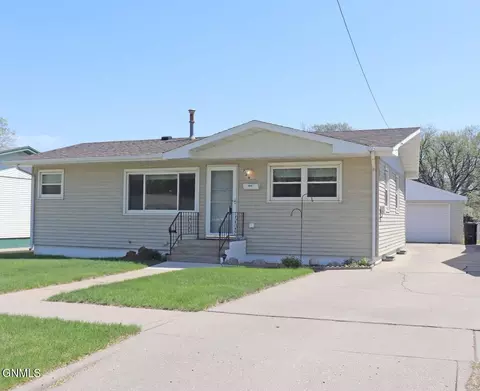 729 S 16th St, Bismarck, ND 58504 photo 39