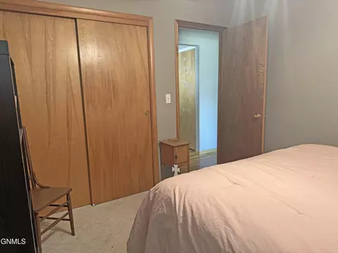 729 S 16th St, Bismarck, ND 58504 photo 18