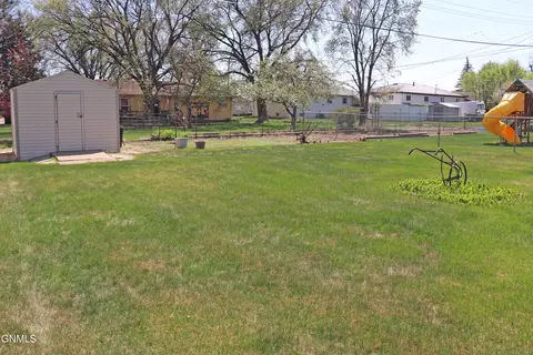 729 S 16th St, Bismarck, ND 58504 photo 36