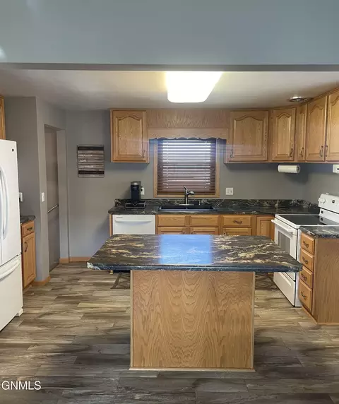 729 S 16th St, Bismarck, ND 58504 photo 42