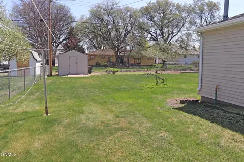 729 S 16th St, Bismarck, ND 58504 photo 35