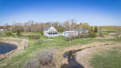 3195 County 139a Rd, Mandan, ND 58554