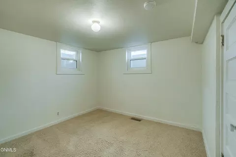 623 Raymond St, Bismarck, ND 58501 photo 48